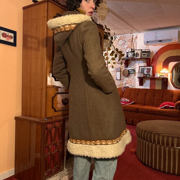 1970s hippie Wool blend hooded embroidered fur trimmed penny lane coat! - Picture 3 of 15